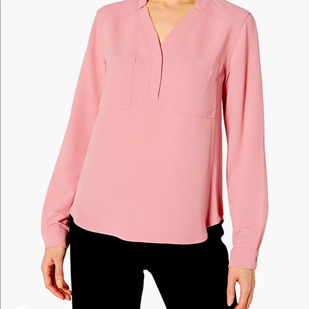 NINE WEST NWT Women's V Neck Two Pocket Blouse med